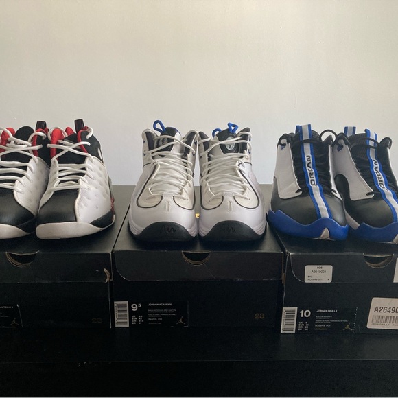 Basketball shoes lots of 3: Jordan Team 2 Jordan Team Air Penny Sneakers